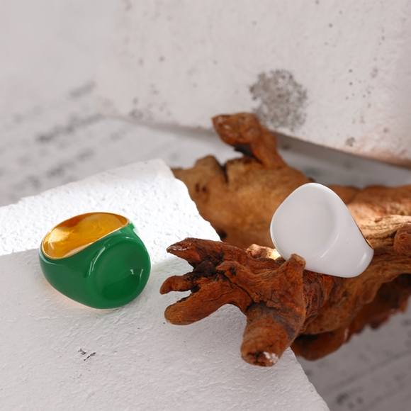 Exquisite Designer Enamel Ring - Picture 3 of 9